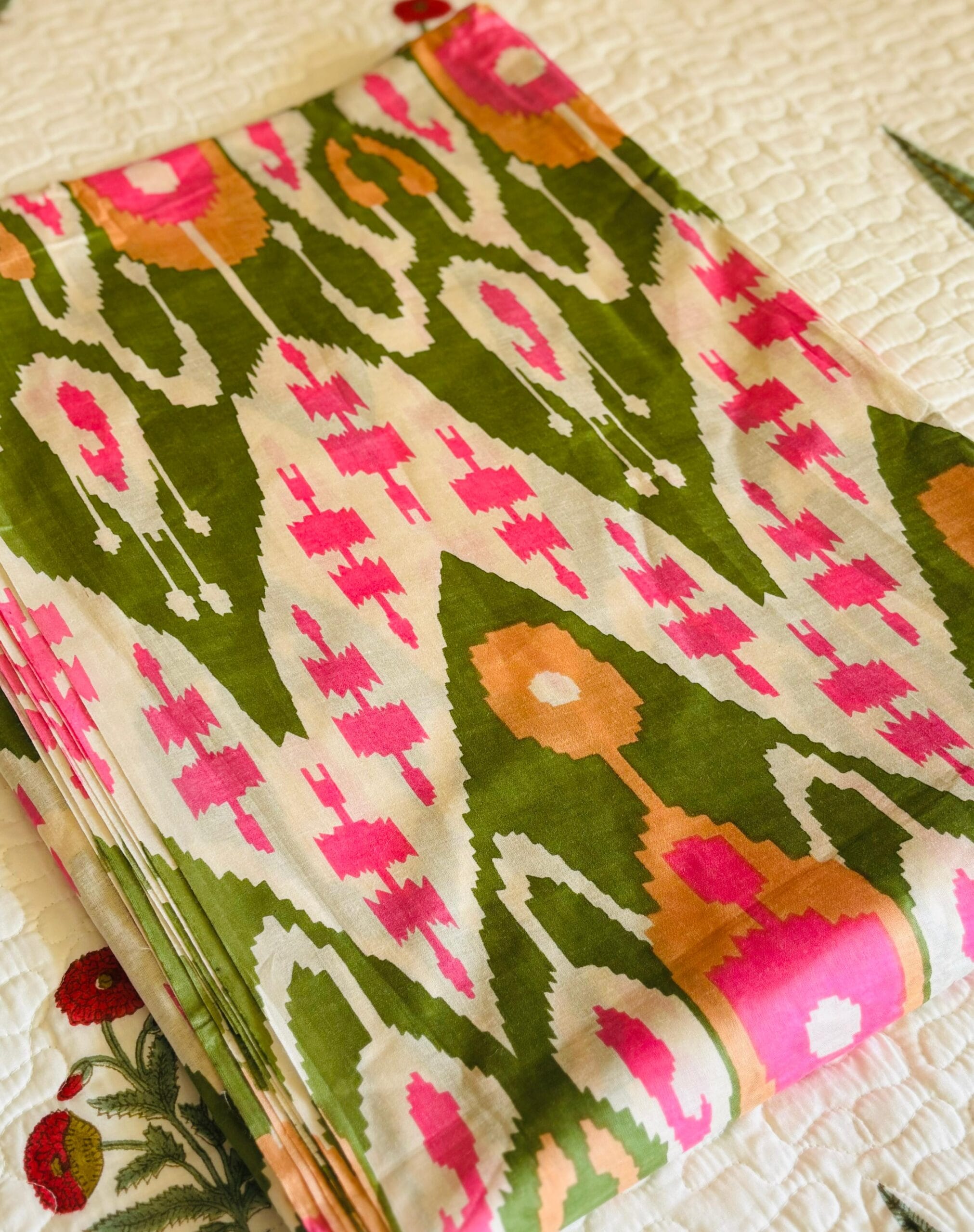 100./. Cotton Mul Fabrics, Hara Aur Gulabi Ikkat ☘️🌸Raw Fabrics - Pure Cotton 2 Hara Ikkat 5 scaled 1